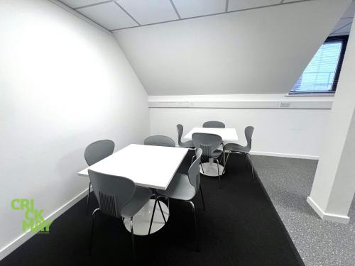 14 Carfax, Horsham, RH12