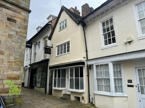 11 Market Square, Horsham, RH12