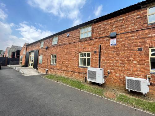 Units 1-6, South Lodge Offices, Northampton Road, Ecton, Northampton, NN6
