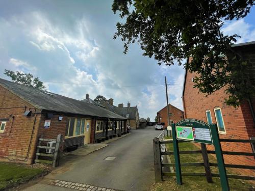 Units 1-6, South Lodge Offices, Northampton Road, Ecton, Northampton, NN6