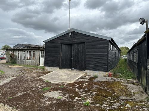 Units at Hollytree Farm, Lower Icknield Way, Great Kimble, Aylesbury, HP17