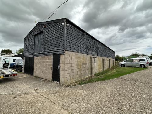 Units at Hollytree Farm, Lower Icknield Way, Great Kimble, Aylesbury, HP17