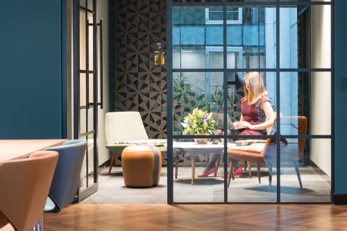 2 Portman Street, London, W1H