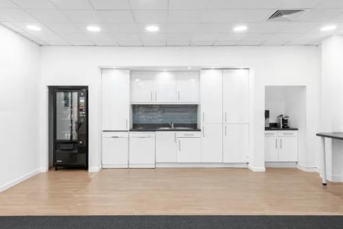 Manchester Buisness Park, 3000 Aviator Way, Wythenshawe, Manchester, M22