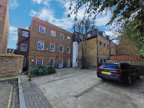 Thames House, 5-6 Church Street, Twickenham, TW1