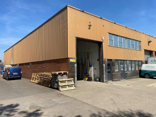 3 Loverock Road, Reading, RG30