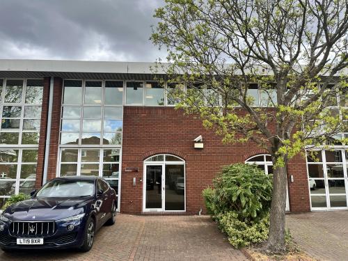 Unit 3, Hurlingham Business Park, Fulham, London, SW6