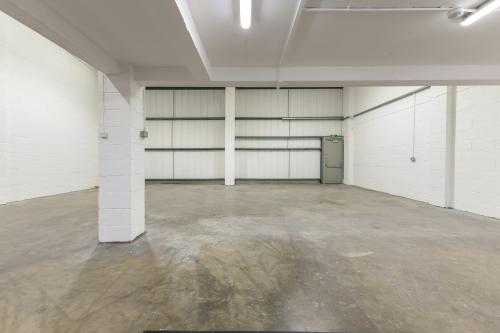 Unit 12, Vale Industrial Estate, Southern Road, Aylesbury, HP19