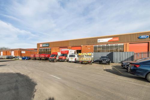 Unit 2D & 2E M621, Elland Road Industrial Estate, Elland Way, Leeds, LS11