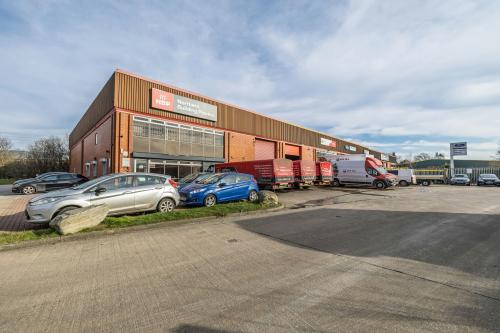 Unit 2D & 2E M621, Elland Road Industrial Estate, Elland Way, Leeds, LS11