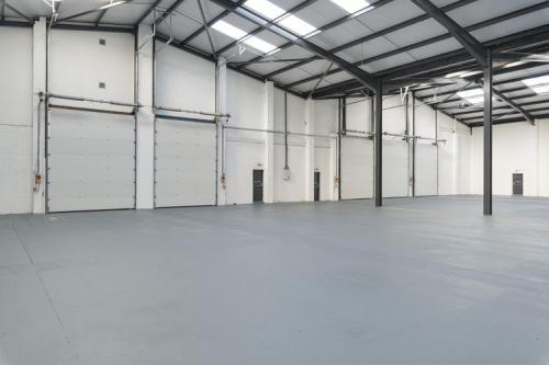 Unit 4, Martinbridge Trade Park, Lincoln Road, Ponders End, EN1