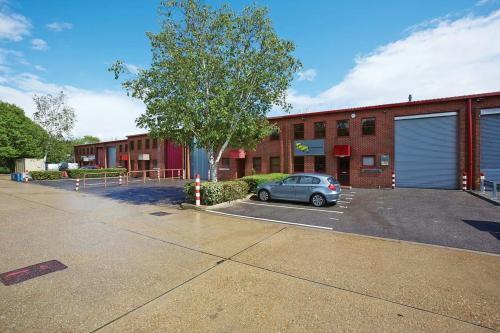 Unit 8, Albany Park Industrial Estate, Camberley / Frimley, GU16