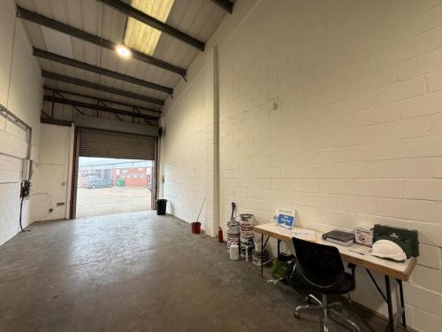 Unit 12, Vale Industrial Estate, Southern Road, Aylesbury, HP19