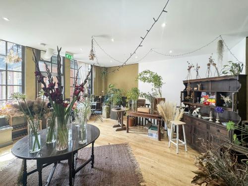 Unit 3 Galen Place, Pied Bull Court, Bloomsbury, London, WC1A