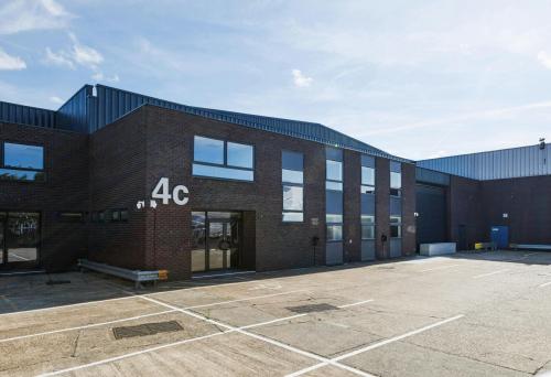 Unit 4B/C, Swallowfield Way, Hayes, UB3