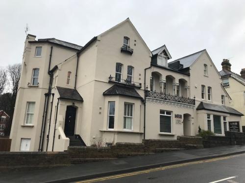 21-25 Amersham Hill, High Wycombe, HP13