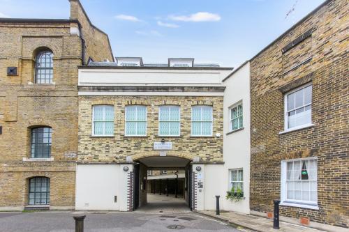8 & 9 Waterloo Court, 10 Theed Street, Southbank, London, SE1