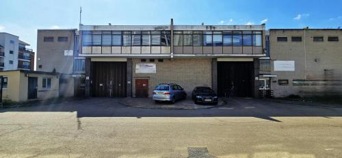 Unit 8 & 9, Lyndean Industrial Estate, Felixstowe Road, Abbey Wood, London, SE2