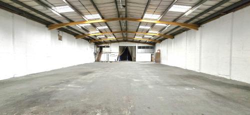 Unit 8 & 9, Lyndean Industrial Estate, Felixstowe Road, Abbey Wood, London, SE2