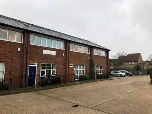 5 Oriel Court, The Green, Twickenham , TW2