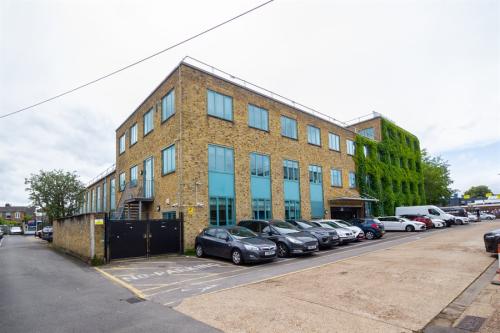 100 Church Road, Teddington, TW11