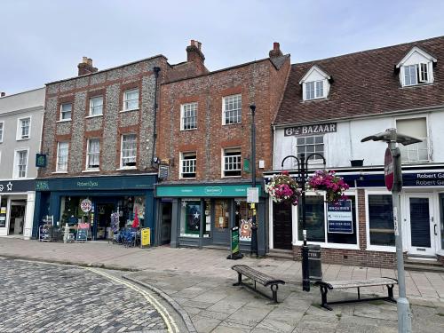 109 High Street, Thame, OX9