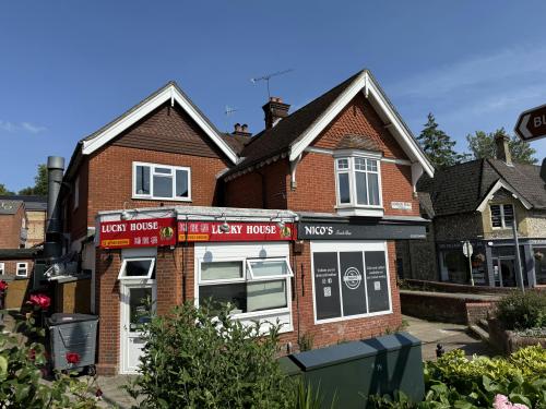 2 London Road, Horndean, PO8