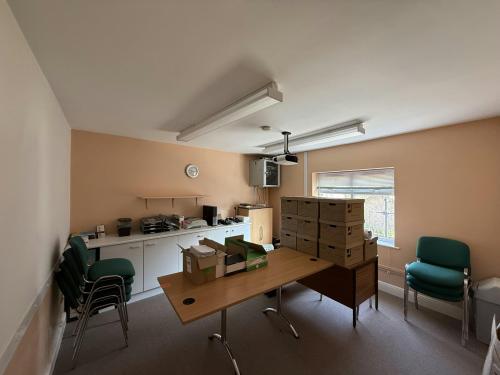 2 London Road, Horndean, PO8
