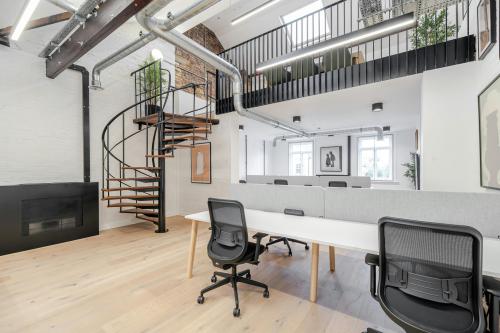 Unit 10 Queens Studios, 121 Salusbury Road, Queens Park, London, NW6