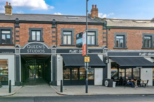 Unit 10 Queens Studios, 121 Salusbury Road, Queens Park, London, NW6