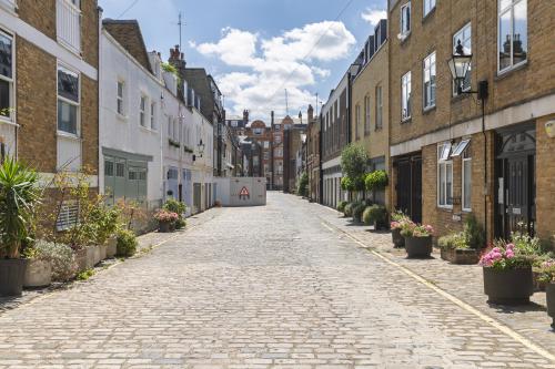 18 Wimpole Mews, Marylebone, London, W1G