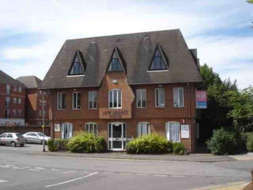 Newmarket House, Market Street, Newbury, RG14