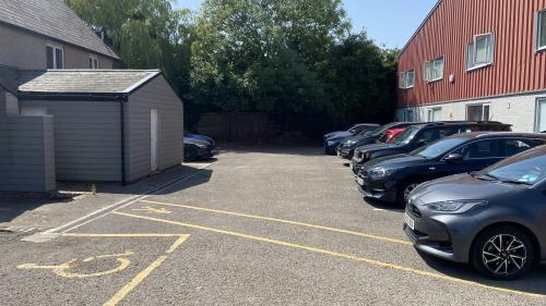 Unit 1 The Lodge, Dunchurch Trading Estate, London Road, Rugby, CV23