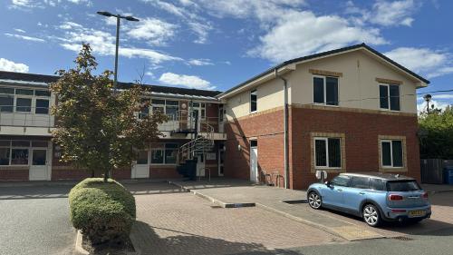 Unit 28, Athena Drive Tachbrook Park, Leamington Spa, CV34