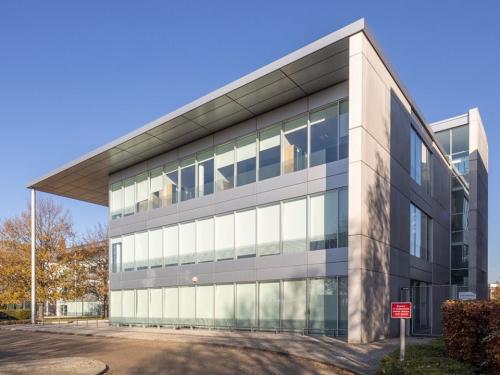 240 Bath Road, Slough, SL1