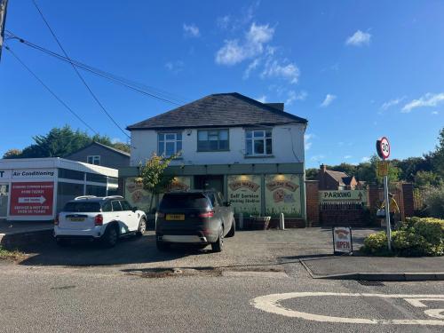 Southlea House, Blounts Court Road, Peppard Common, Henley-on-Thames, RG9