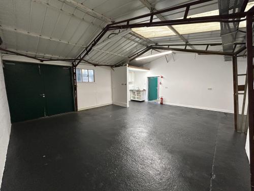 Unit 9C, Chiltern Trading Estate, Earl Howe Road, Holmer Green, High Wycombe, HP15