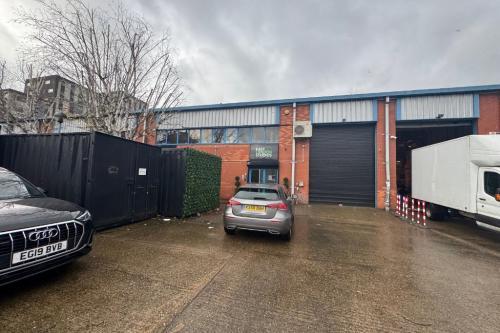 Unit 8, Lockwood Industrial Park, Tottenham Hale, London, N17
