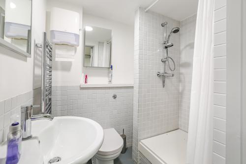 Unit 2 Larch Court, Royal Oak Yard, Borough, London, SE1