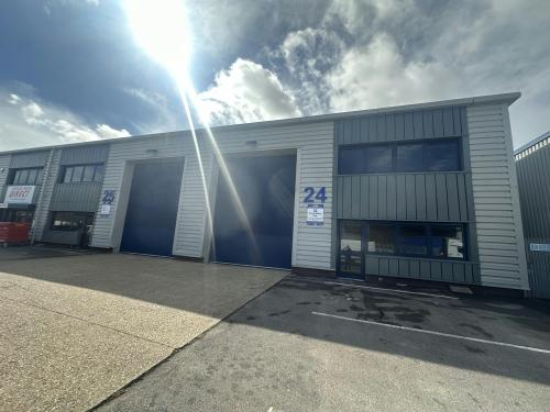 Units 24 & 25, Vale Industrial Estate, Southern Road, Aylesbury, HP19