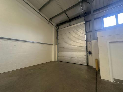 Units 24 & 25, Vale Industrial Estate, Southern Road, Aylesbury, HP19