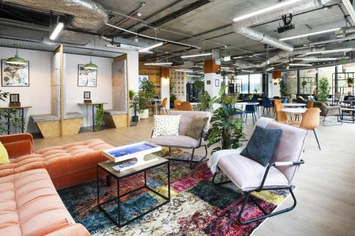 6a Battersea Exchange, 6a St Josephs Street, Battersea, London, SW8