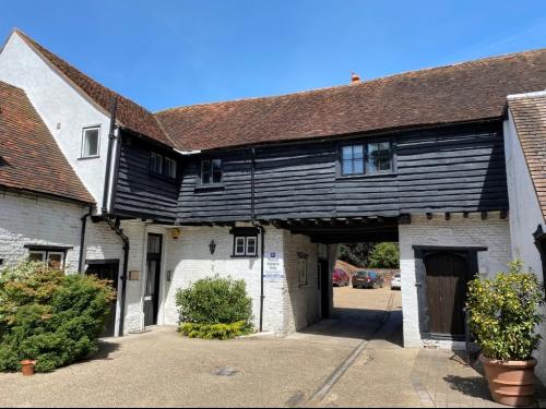 The Courtyard Suite, 21-23 Hart Street, Henley-on-Thames, RG9