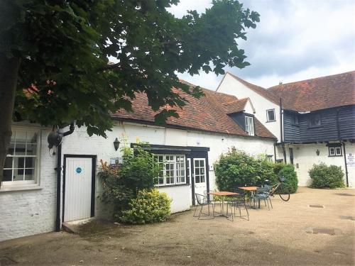 The Courtyard Suite, 21-23 Hart Street, Henley-on-Thames, RG9