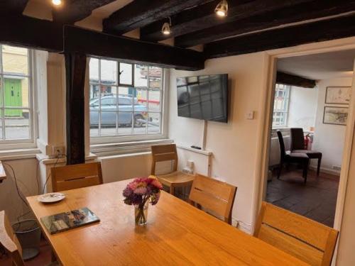 15A High Street, West Wycombe, High Wycombe, HP14