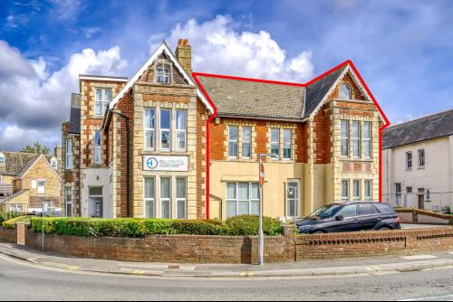 7, Parkstone Road, Poole, BH15