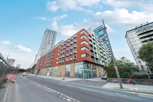 Unit 6, 24a High Street, Stratford, London, E15