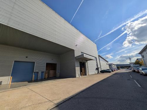 Unit 26 Trade City, Brooklands Business Park, Avro Way, Weybridge, KT13