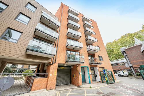 Charterhouse Building, 13 Clerkenwell Road, Clerkenwell, London, EC1M