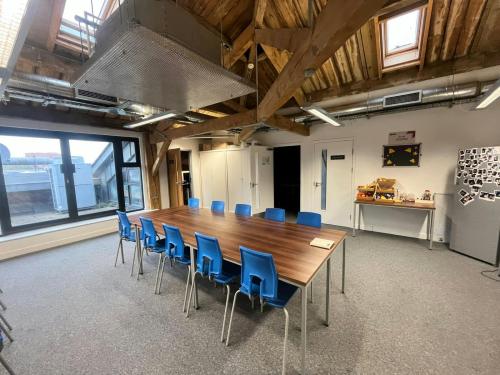 Unit R6 Warehouse K, 2 Western Gateway, Victoria Dock, London, E16